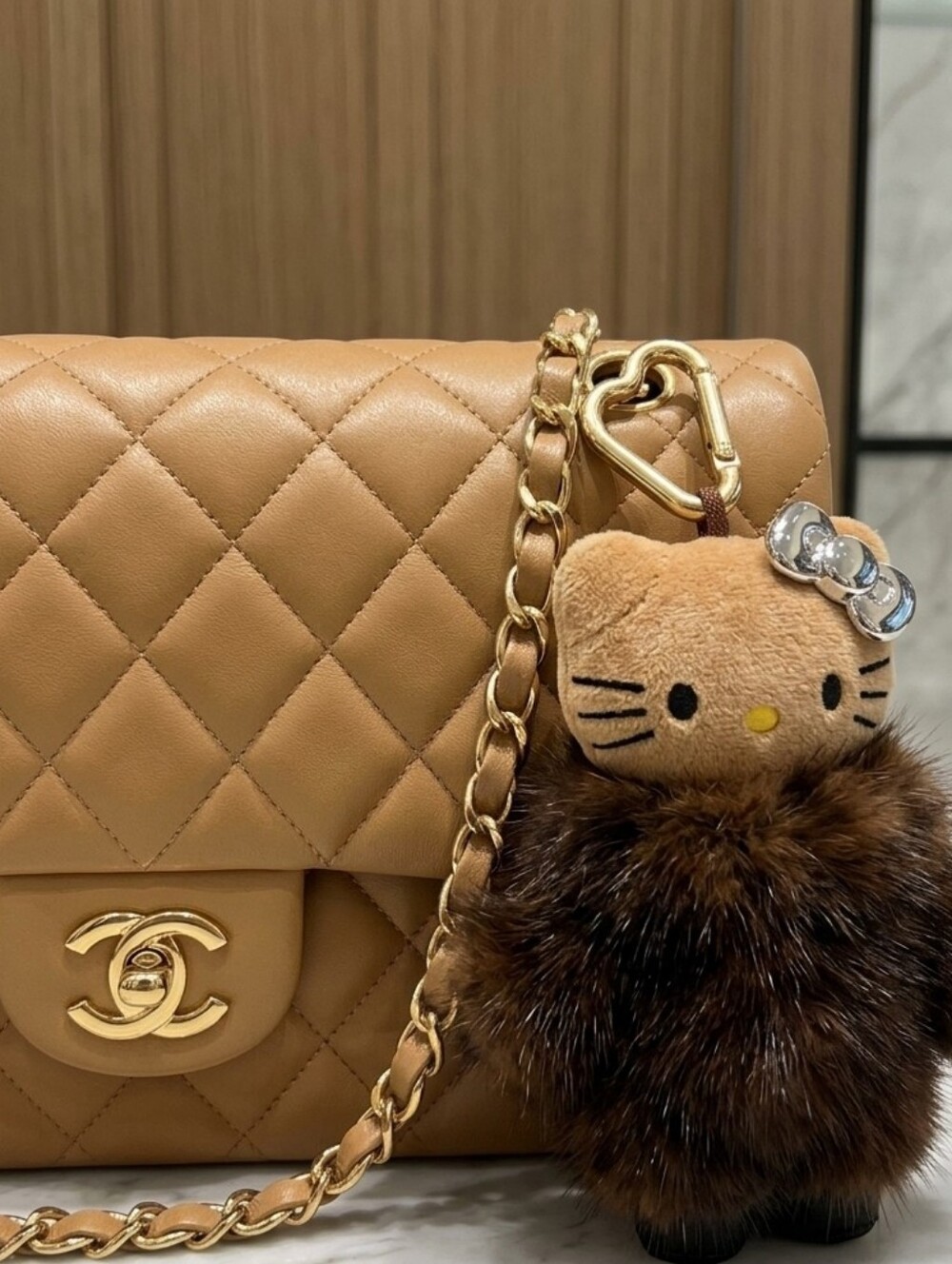 Bougie NYFW Style Hello Kitty Bag Charm New